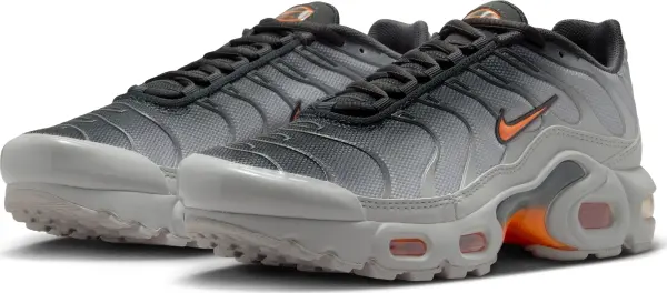 Кросівки підліткові Nike AIR MAX PLUS (GS) сіро-чорно-оранжеві CD0609-050