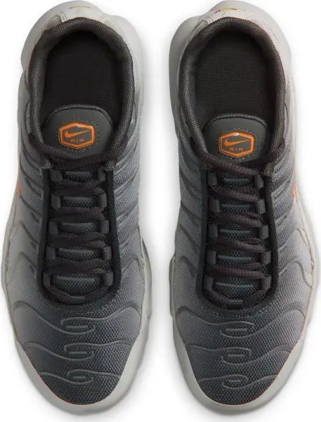 Кросівки підліткові Nike AIR MAX PLUS (GS) сіро-чорно-оранжеві CD0609-050