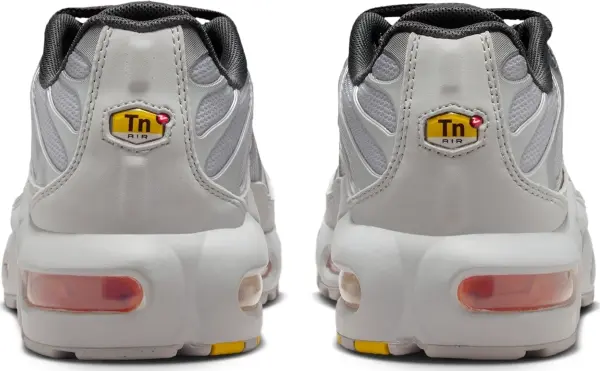 Кросівки підліткові Nike AIR MAX PLUS (GS) сіро-чорно-оранжеві CD0609-050
