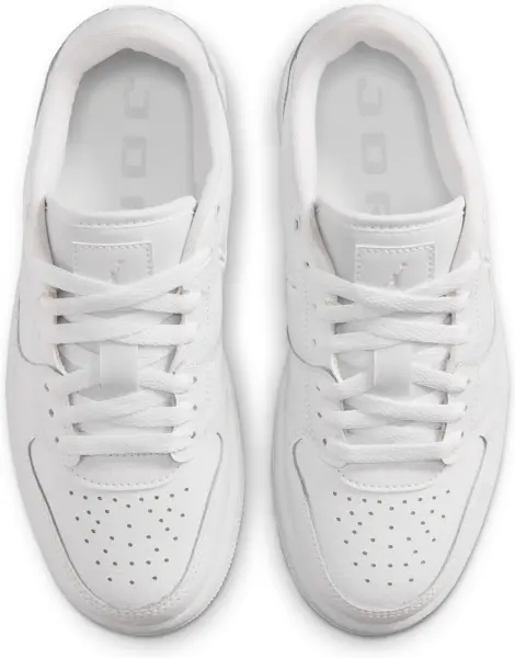 Кроссовки подростковые Nike JORDAN COURT CONNECT LOW (GS) белые IQ6016-100