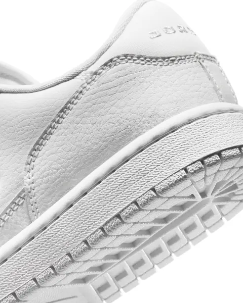 Кроссовки подростковые Nike JORDAN COURT CONNECT LOW (GS) белые IQ6016-100