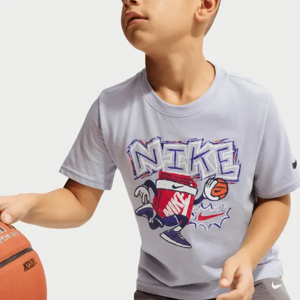 Футболка дитяча Nike CHALKY BOXY BBALL світло-сіра 86N843-BAD