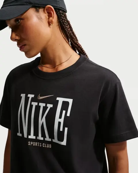 Футболка женская Nike SPORTSWEAR CLASSIC OVERSIZED черная IR7888-010