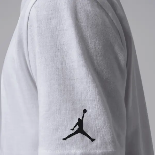 Футболка подростковая Nike AIR JORDAN PLANE WINDOW белая 95F903-001