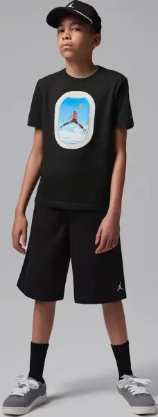 Футболка подростковая Nike AIR JORDAN PLANE WINDOW черная 95F903-023