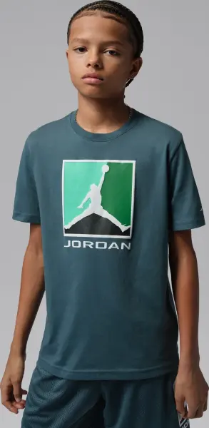 Футболка подростковая Nike JORDAN FLIGHT ESSENTIALS BOXED LOGO 3.0 темно-зеленая 95F057-EA0
