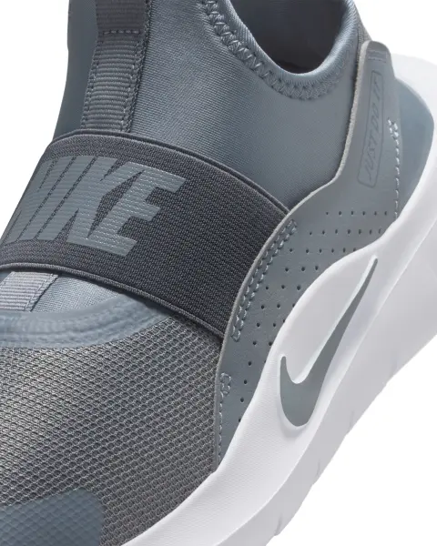 Кроссовки беговые подростковые Nike FLEX RUNNER 4 (GS) серые IF2893-004