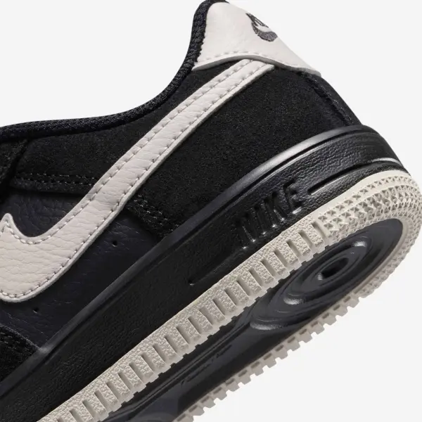 Кроссовки детские Nike FORCE 1 LOW LV8 2 (PS) черно-бежевые IM8000-001