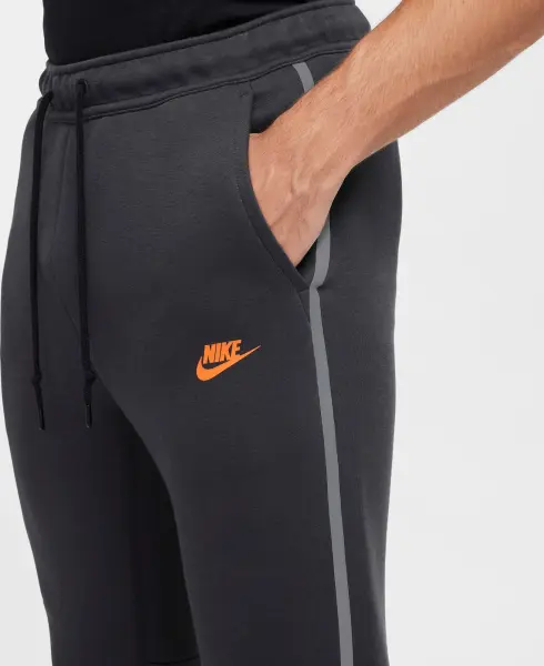 Спортивні штани Nike TECH FLEECE темно-сіро-жовтогарячі HQ3747-060