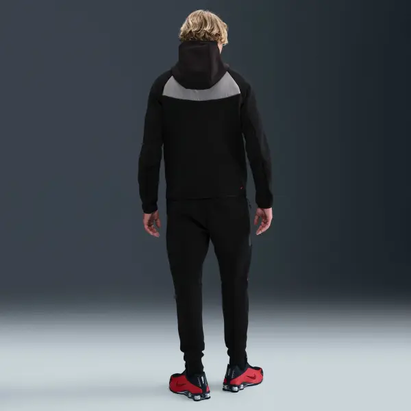 Спортивні штани Nike TECH FLEECE чорно-червоні IH4303-010