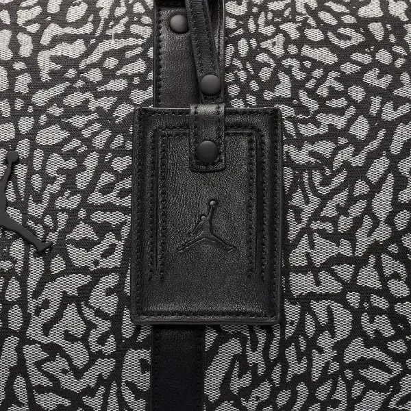 Сумка Nike JORDAN MONOGRAM DUFFLE BAG 25L біло-чорна MM0978-I00