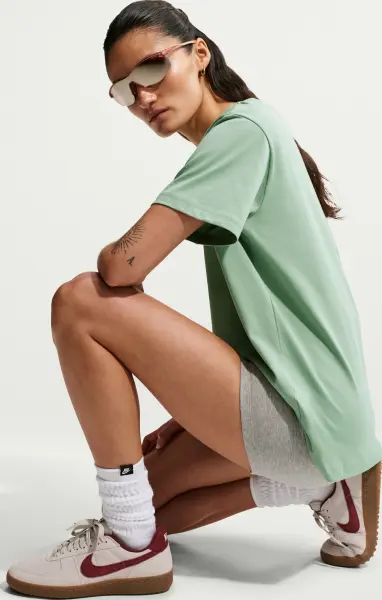 Футболка жіноча Nike SPORTSWEAR CLASSIC OVERSIZED зелена IH7601-006