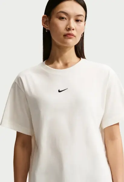 Футболка женская Nike SPORTSWEAR CLASSIC OVERSIZED молочная IH7601-133