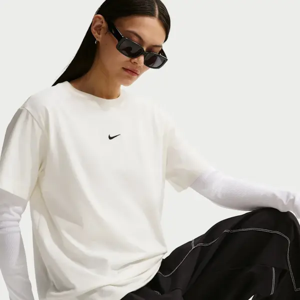 Футболка женская Nike SPORTSWEAR CLASSIC OVERSIZED молочная IH7601-133