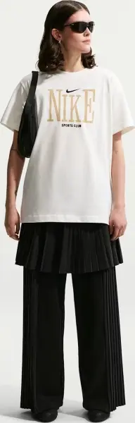 Футболка женская Nike SPORTSWEAR CLASSIC OVERSIZED молочная IR7888-133