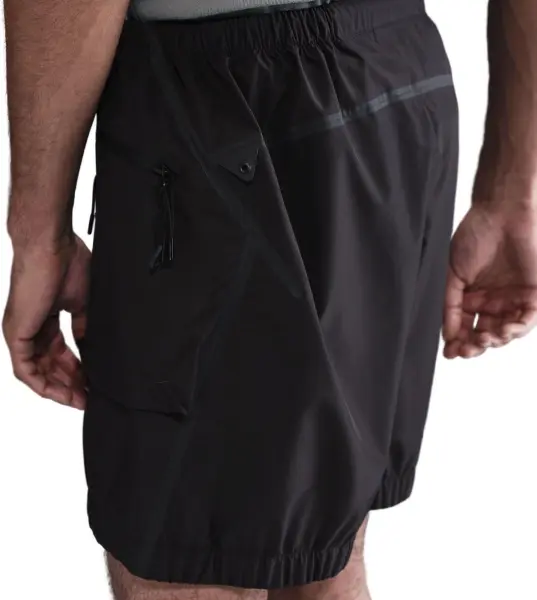 Шорты Nike TECH SUPER-LIGHTWEIGHT черные HJ2946-010