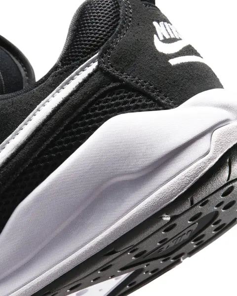 Кроссовки Nike JORDAN CMFT ERA черно-белые HJ6777-007