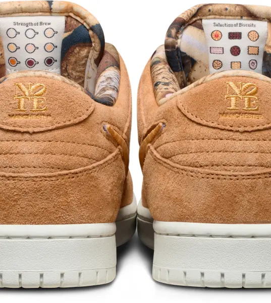 Кросівки Nike NOTE MANCHESTER X SB DUNK LOW коричневі IO9508-200