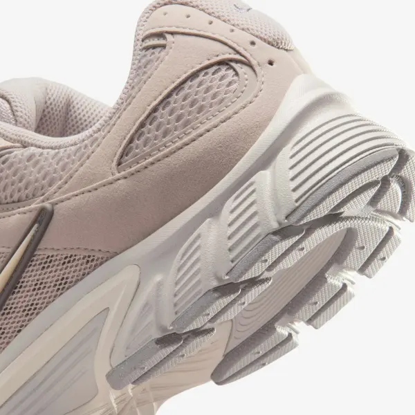 Кроссовки Nike V5 RNR светло-коричневые II6292-201