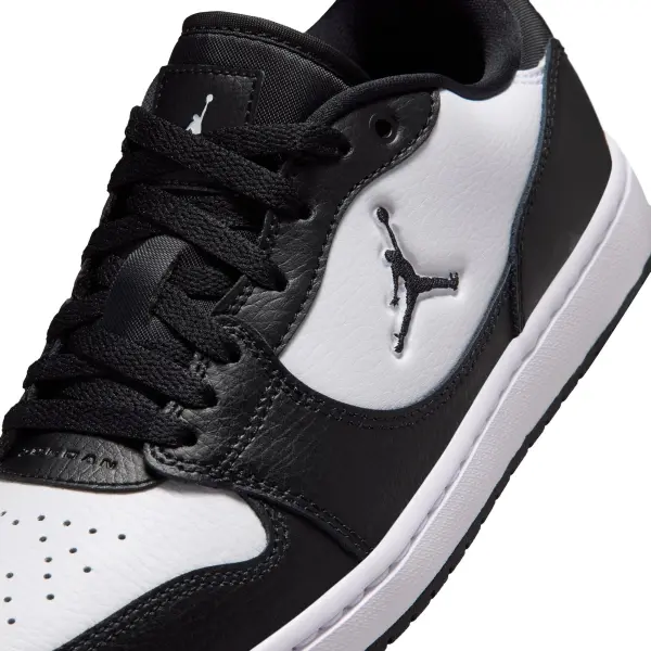 Кроссовки женские Nike JORDAN COURT CONNECT LOW черно-белые IQ6828-003