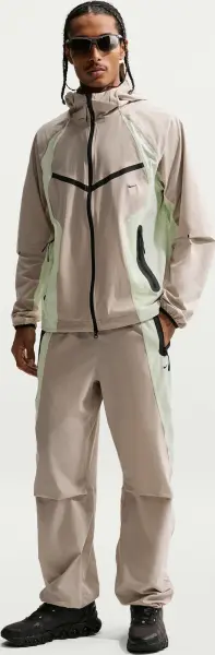 Спортивні штани Nike TECH DRI-FIT WOVEN COLOR-BLOCK бежево-салатові IU7502-236