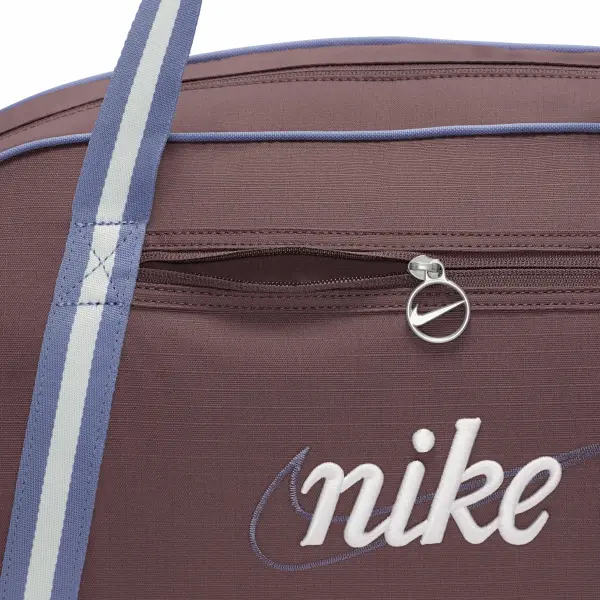 Сумка спортивна жіноча Nike GYM CLUB TRAINING RETRO 24L коричнево-синьо-біла DH6863-502