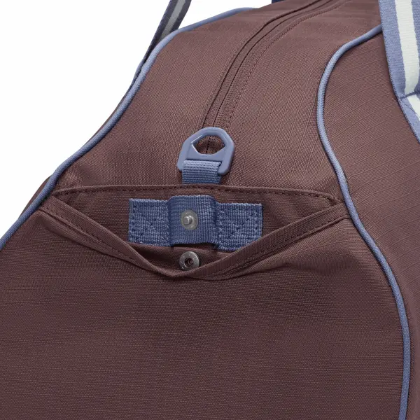 Сумка спортивна жіноча Nike GYM CLUB TRAINING RETRO 24L коричнево-синьо-біла DH6863-502