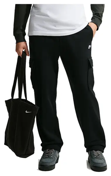 Спортивные штаны Nike CLUB FLEECE OPEN-HEM CARGO черные IO3711-010