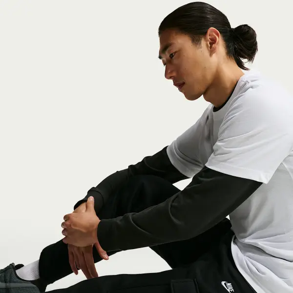 Спортивные штаны Nike CLUB FLEECE OPEN-HEM CARGO черные IO3711-010