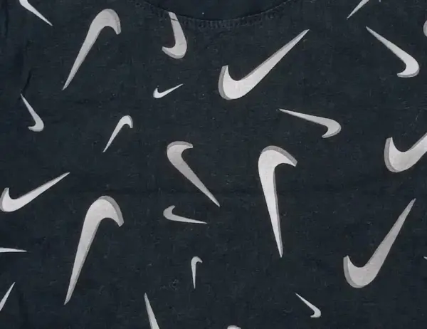 Футболка спортивная подростковая Nike черно-белая DO4639-010