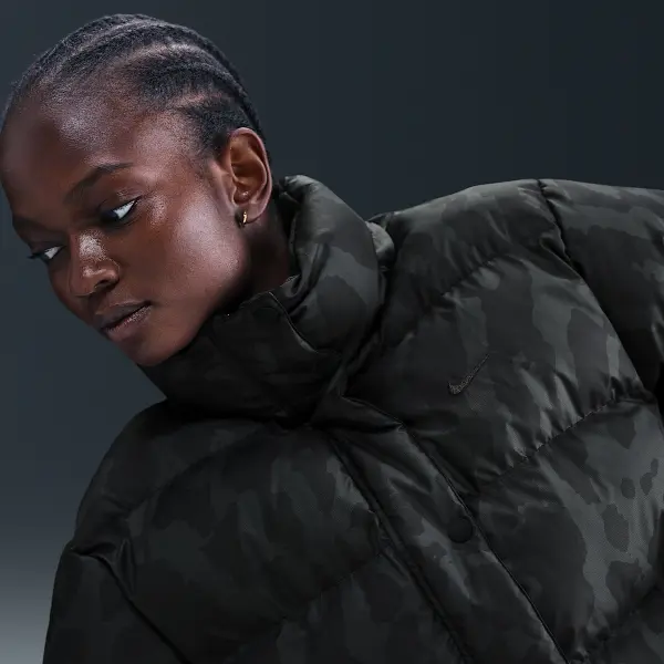 Куртка женская Nike SPORTSWEAR THERMA-FIT PUFFER черно-серая HV5101-010