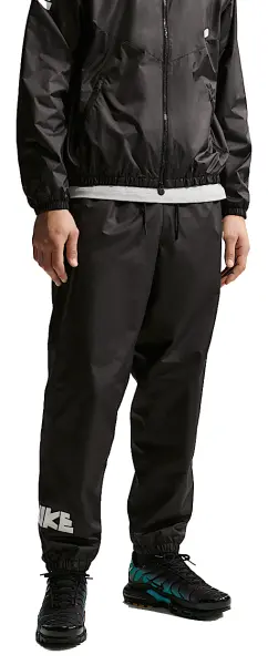 Штаны спортивные Nike WINDRUNNER WOVEN GRAPHIC черно-белые IF0842-010