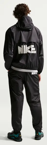 Штаны спортивные Nike WINDRUNNER WOVEN GRAPHIC черно-белые IF0842-010