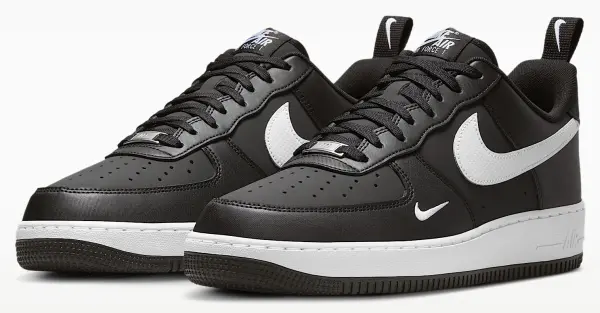 Кроссовки Nike AIR FORCE 1 07 TECH ESS черно-белые IR5599-001