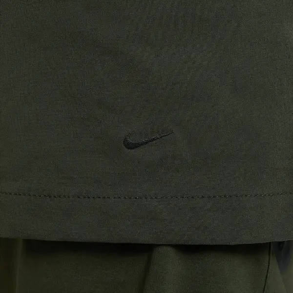 Вітровка підліткова Nike TECH WOVEN темно-зелено-чорна HQ8911-355