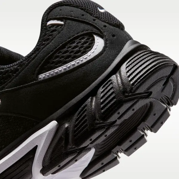 Кроссовки детские Nike V5 RUNNER SUEDE черно-белые IO1644-004