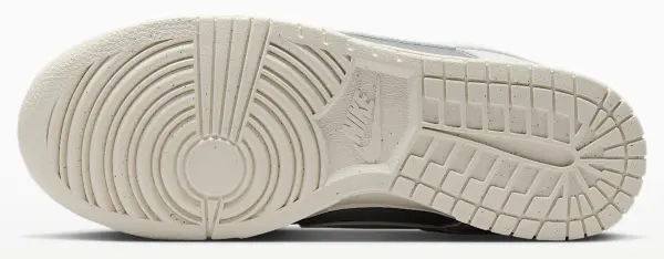 Кроссовки женские Nike DUNK LOW NEXT NATURE бело-серебряные IB7311-001