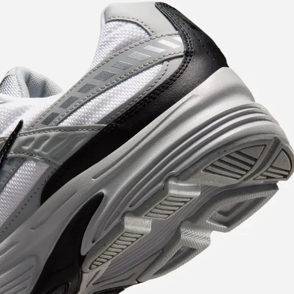 Кросівки Nike INITIATOR біло-сірі 394055-105