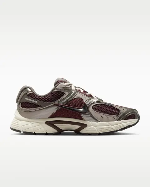 Кросівки жіночі Nike V5 RNR бордово-бежеві HQ7901-602
