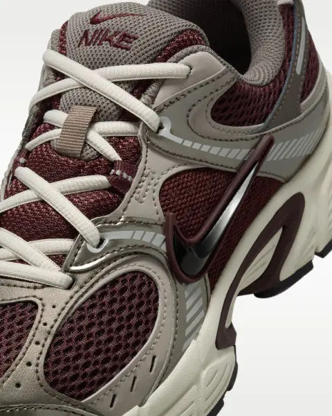 Кросівки жіночі Nike V5 RNR бордово-бежеві HQ7901-602