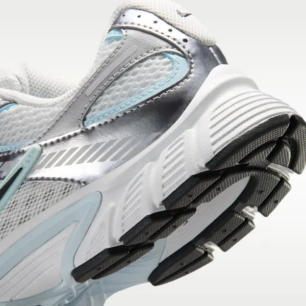 Кроссовки женские Nike V5 RNR серо-голубые HQ7901-011