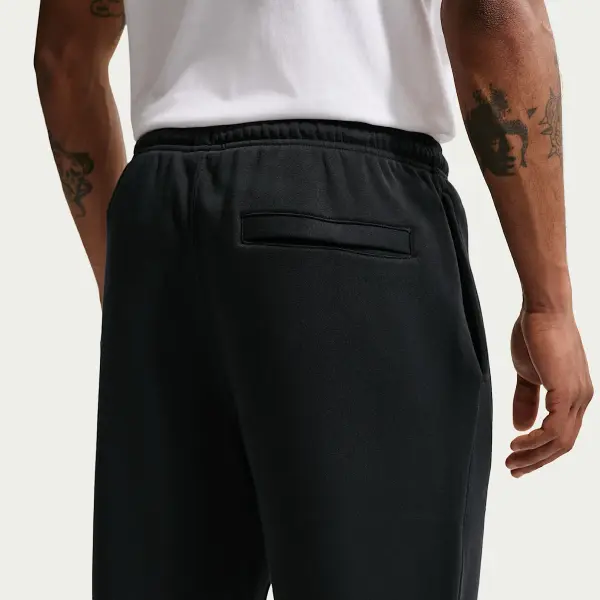 Спортивні штани Nike CLUB чорно-білі FN3808-010