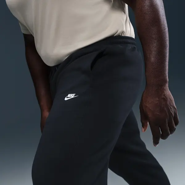 Спортивні штани Nike CLUB чорно-білі FN3808-010
