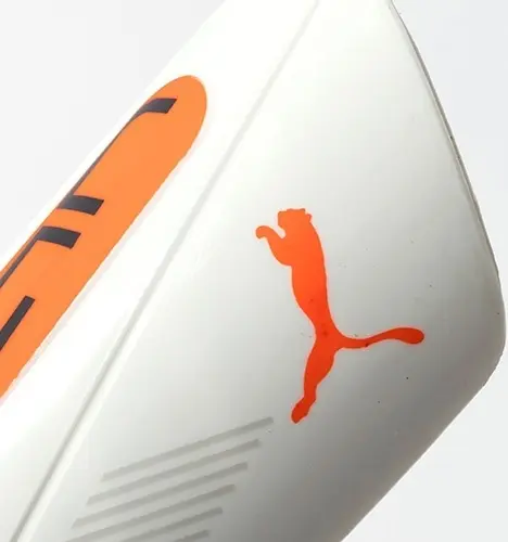 Щитки футбольні Puma ULTRA LIGHT SLEEVE біло-червоні 030989-01