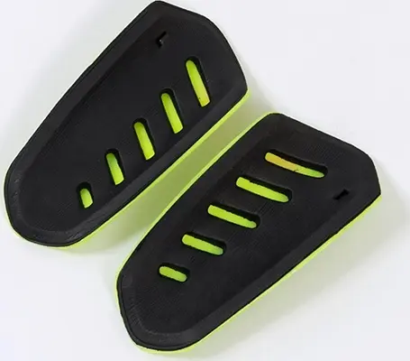 Щитки футбольні Puma ULTRA LIGHT SLEEVE лаймово-чорні 030989-02