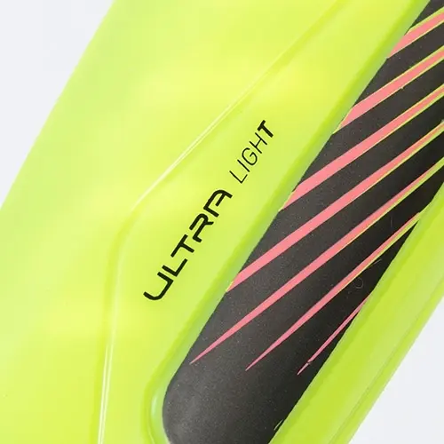 Щитки футбольні Puma ULTRA LIGHT SLEEVE лаймово-чорні 030989-02