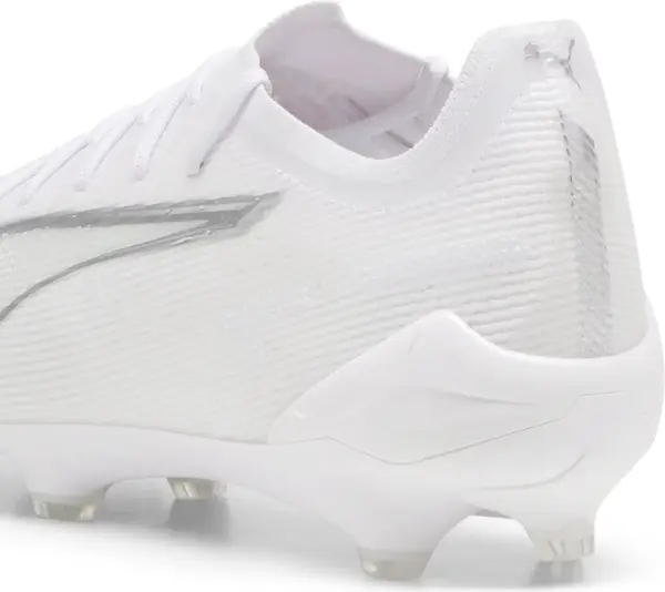 Бутсы Puma ULTRA 5 ULTIMATE FG белые 107683-04