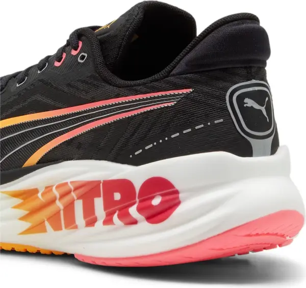 Кросівки бігові Puma MAGNIFY NITRO TECH 2 FOREVER FASTER чорно-оранжево-червоні 309699-01
