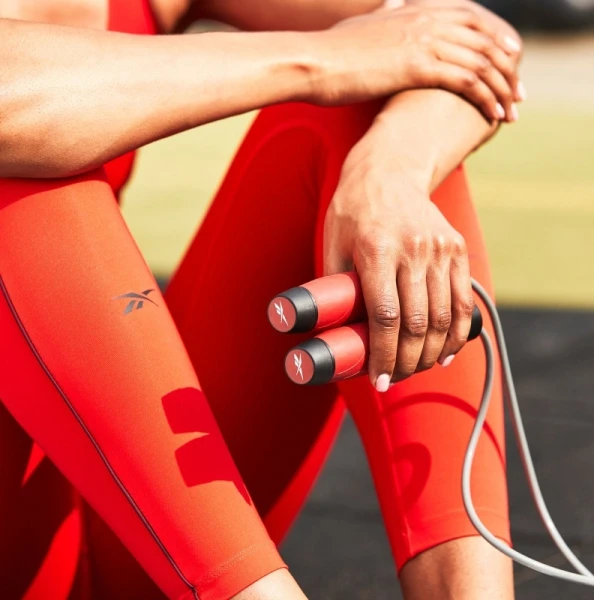 Скакалка Reebok PREMIUM SKIPPING ROPE червоно-чорна RARP-12021