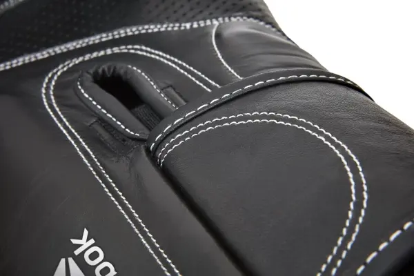 Рукавички боксерські Reebok COMBAT LEATHER BOXING GLOVES біло-чорно-червоні (10 унцій) RSCB-10010WH-10